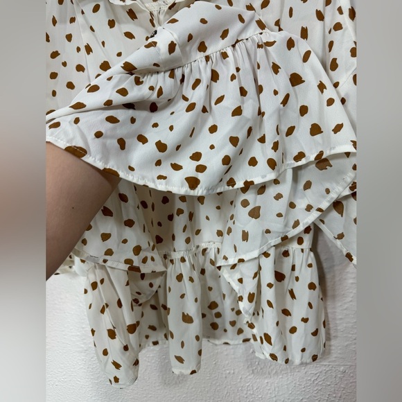 Umgee White & Tan Dalmatian Animal Print Button Front Top Women’s Size Medium - Picture 6 of 10